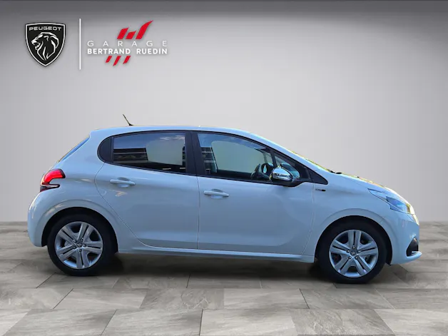 PEUGEOT 208 1.2 PureTech Style