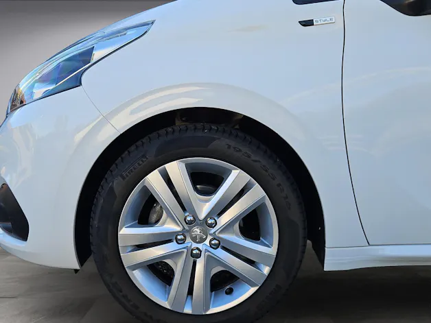 PEUGEOT 208 1.2 PureTech Style