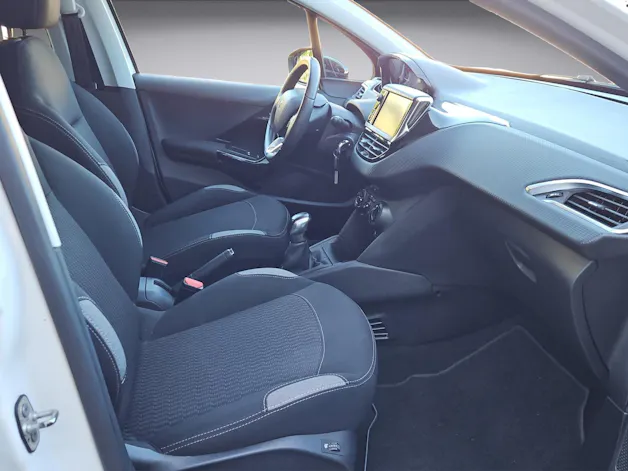 PEUGEOT 208 1.2 PureTech Style