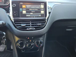 PEUGEOT 208 1.2 PureTech Style