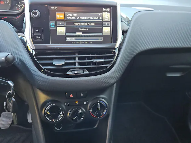 PEUGEOT 208 1.2 PureTech Style
