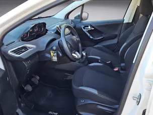 PEUGEOT 208 1.2 PureTech Style