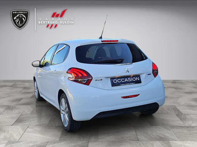 PEUGEOT 208 1.2 PureTech Style