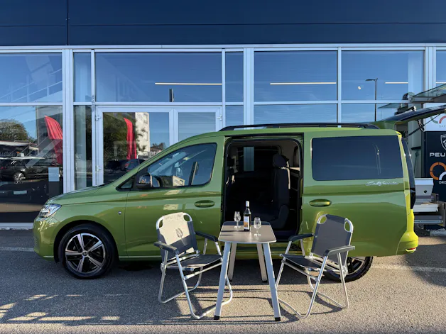 VW Caddy Maxi 2.0 TDI California DSG Golden Green
