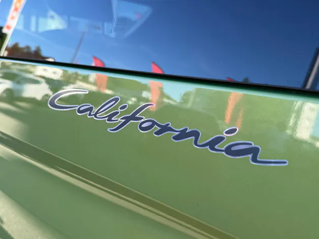 VW Caddy Maxi 2.0 TDI California DSG Golden Green