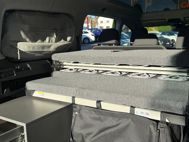 VW Caddy Maxi 2.0 TDI California DSG Golden Green