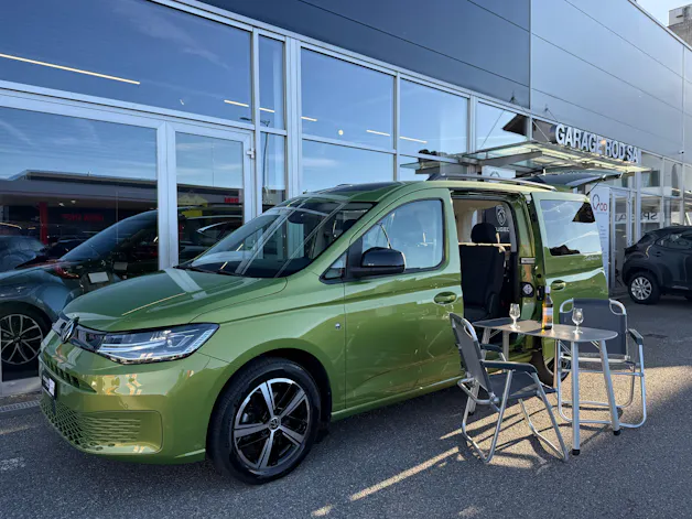 VW Caddy Maxi 2.0 TDI California DSG Golden Green