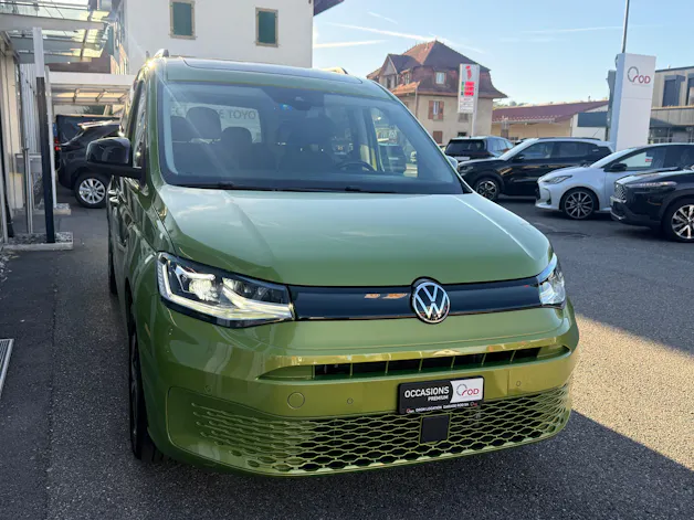 VW Caddy Maxi 2.0 TDI California DSG Golden Green