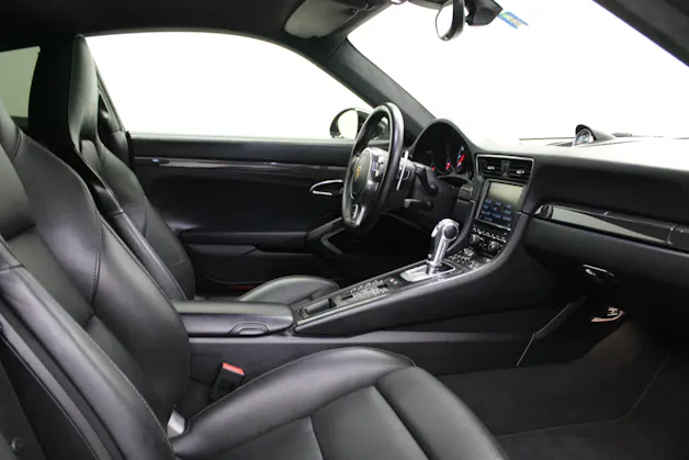PORSCHE 911 Turbo S PDK