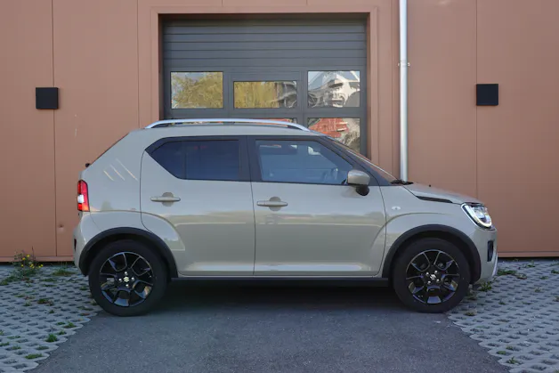 Suzuki Ignis 1.2i Compact+ Hybrid "* CH Auto * 3 ans de G0arantie * Clim Auto * Caméra * Apple Car Play * Capteurs *"