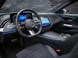 MERCEDES-BENZ E 220 d AMG Line 9G-Tronic *Werksgarantie*21" Felgen*Panorama*Lenkradheizung*