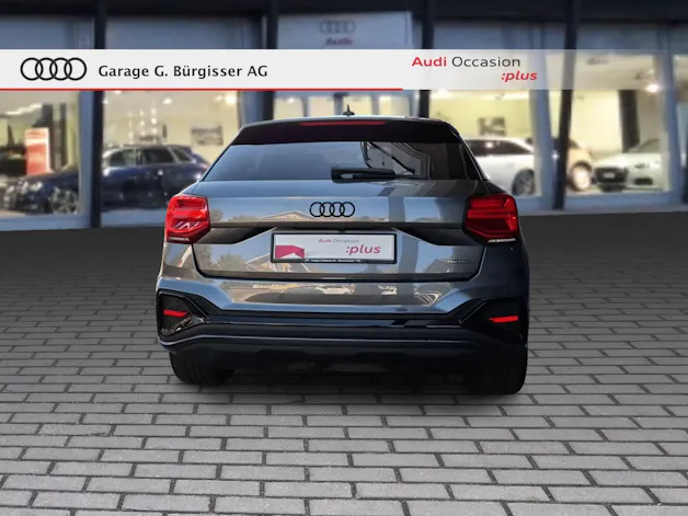 AUDI Q2 40 TFSI S line Attraction quattro S-tronic Daytonagrau Perleffekt