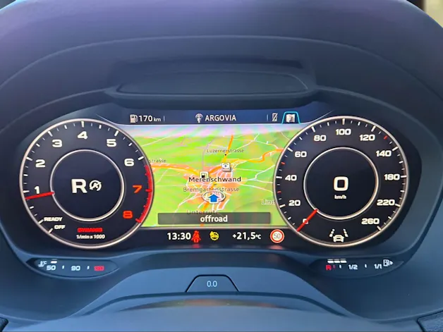 AUDI Q2 40 TFSI S line Attraction quattro S-tronic Daytonagrau Perleffekt