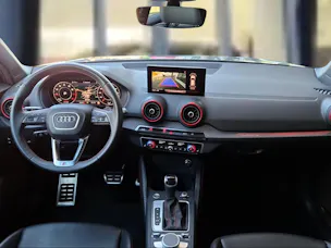 AUDI Q2 40 TFSI S line Attraction quattro S-tronic Daytonagrau Perleffekt