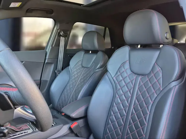 AUDI Q2 40 TFSI S line Attraction quattro S-tronic Daytonagrau Perleffekt
