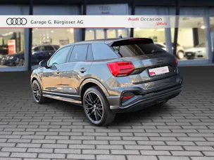 AUDI Q2 40 TFSI S line Attraction quattro S-tronic Daytonagrau Perleffekt
