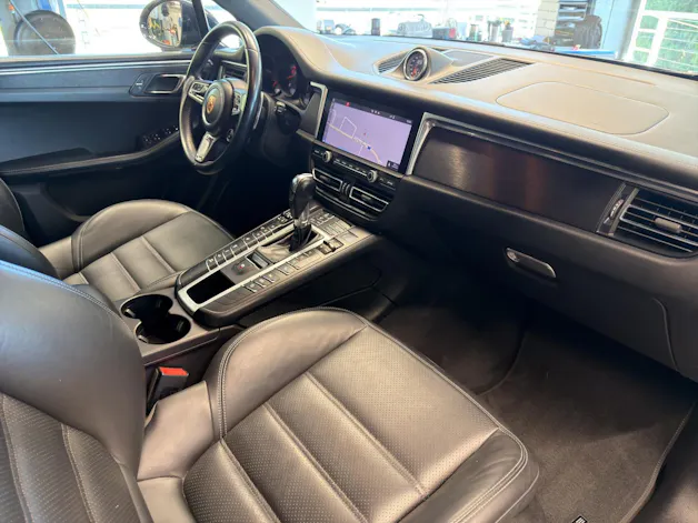 PORSCHE Macan GTS