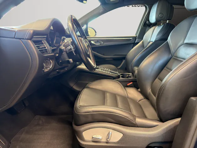PORSCHE Macan GTS