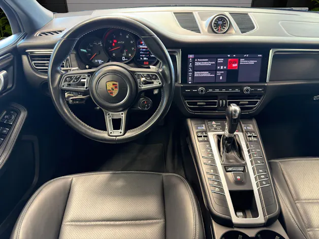 PORSCHE Macan GTS