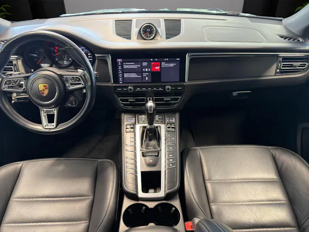 PORSCHE Macan GTS