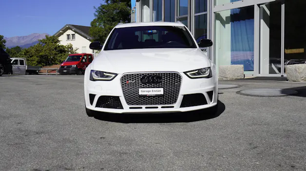 AUDI RS4 Avant 4.2 FSI V8 quattro S-tronic