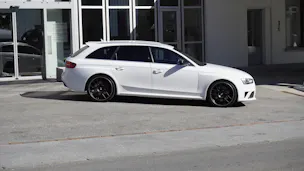 AUDI RS4 Avant 4.2 FSI V8 quattro S-tronic