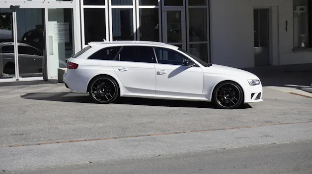 AUDI RS4 Avant 4.2 FSI V8 quattro S-tronic