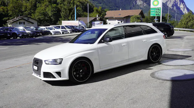 AUDI RS4 Avant 4.2 FSI V8 quattro S-tronic
