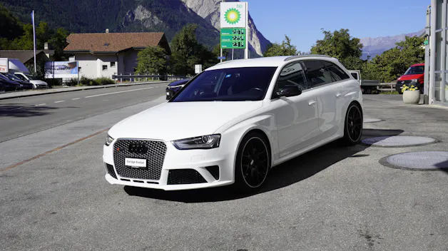 AUDI RS4 Avant 4.2 FSI V8 quattro S-tronic