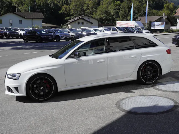 AUDI RS4 Avant 4.2 FSI V8 quattro S-tronic