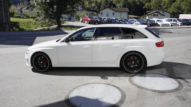 AUDI RS4 Avant 4.2 FSI V8 quattro S-tronic