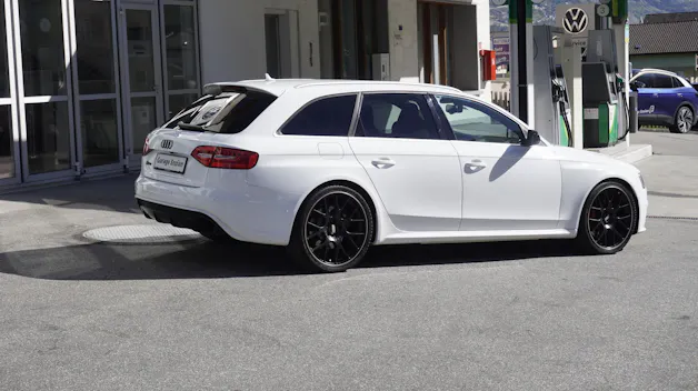 AUDI RS4 Avant 4.2 FSI V8 quattro S-tronic