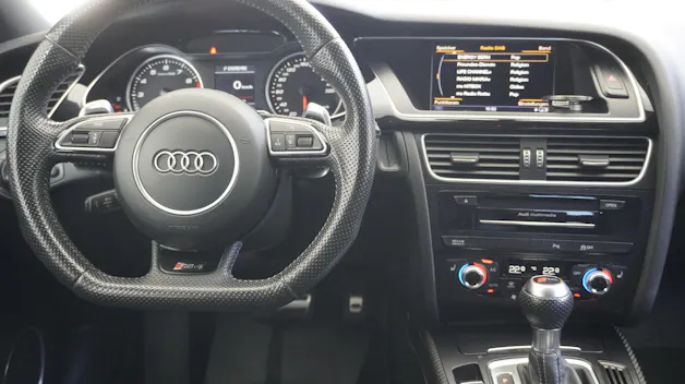 AUDI RS4 Avant 4.2 FSI V8 quattro S-tronic