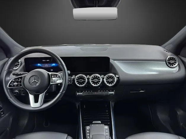 MERCEDES-BENZ GLA 200 4MProgressive 8G