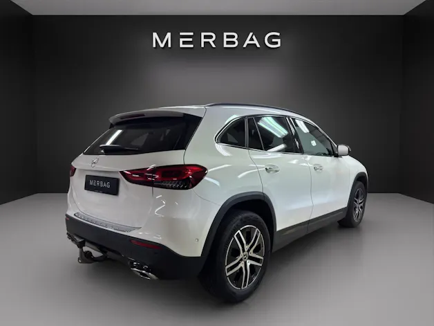 MERCEDES-BENZ GLA 200 4MProgressive 8G
