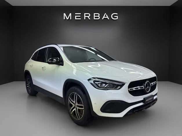MERCEDES-BENZ GLA 200 4MProgressive 8G