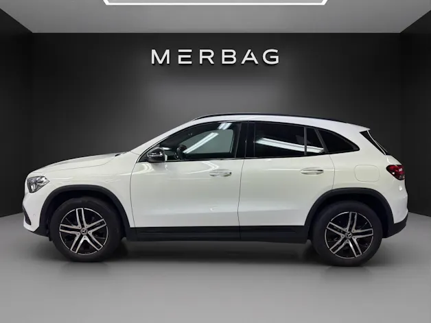 MERCEDES-BENZ GLA 200 4MProgressive 8G