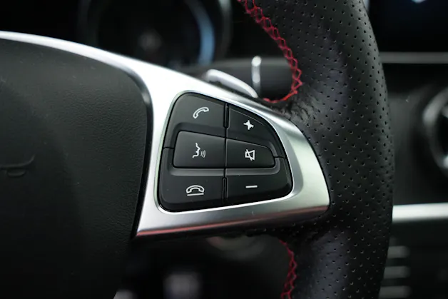 MERCEDES-BENZ A 250 AMG Line 7G-DCT *A45 Optik* *CH-Fahrzeug*