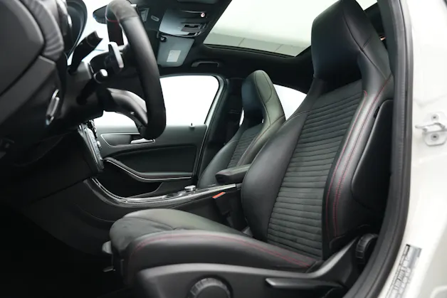 MERCEDES-BENZ A 250 AMG Line 7G-DCT *A45 Optik* *CH-Fahrzeug*