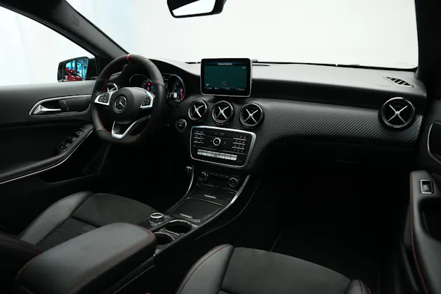 MERCEDES-BENZ A 250 AMG Line 7G-DCT *A45 Optik* *CH-Fahrzeug*