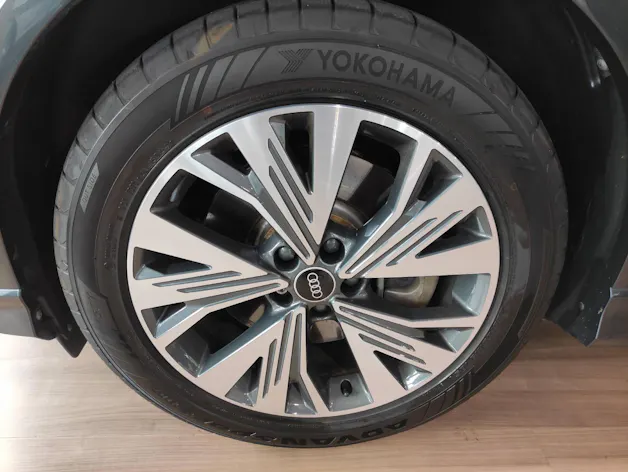 AUDI Q4 e-tron 50 quattro