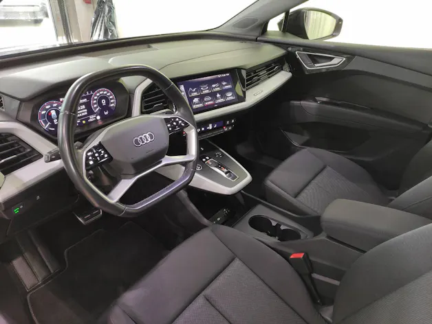 AUDI Q4 e-tron 50 quattro