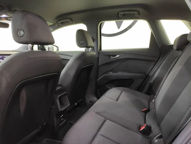 AUDI Q4 e-tron 50 quattro