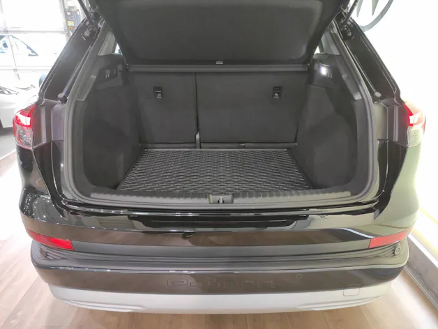 AUDI Q4 e-tron 50 quattro
