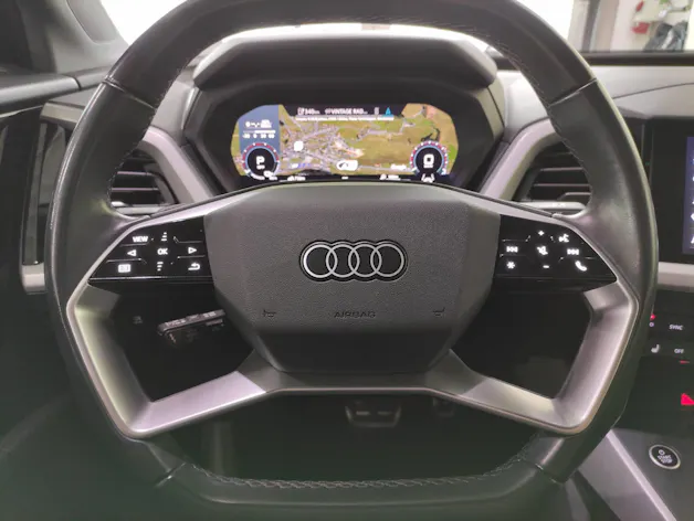 AUDI Q4 e-tron 50 quattro