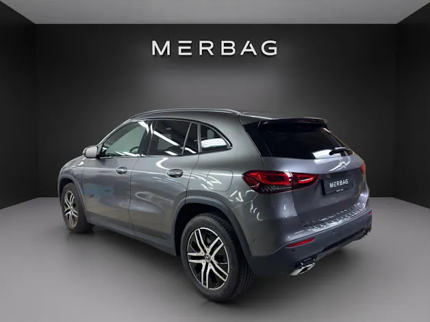 MERCEDES-BENZ GLA 250e Progressive 8G-D