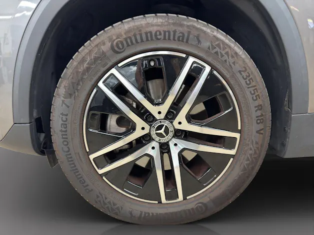 MERCEDES-BENZ GLA 250e Progressive 8G-D