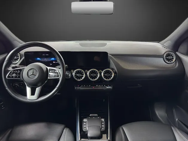 MERCEDES-BENZ GLA 250e Progressive 8G-D