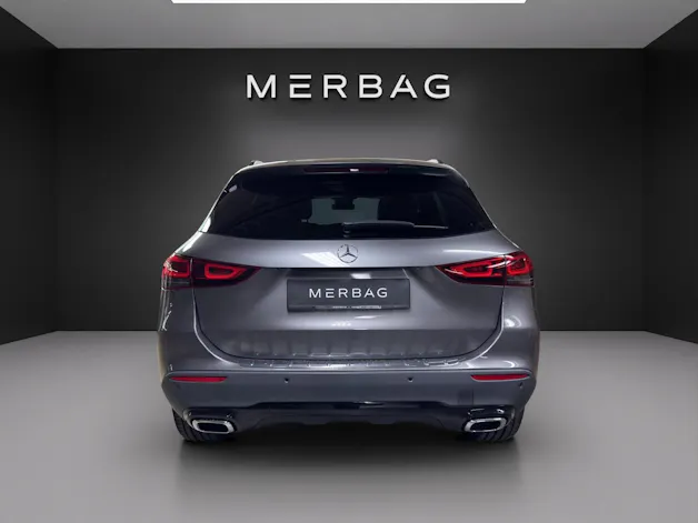 MERCEDES-BENZ GLA 250e Progressive 8G-D