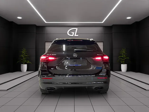 MERCEDES-BENZ GLA 250 4Matic 8G-DCT Swiss Star